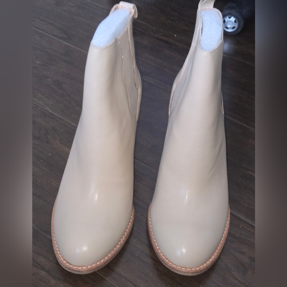 New in Box Splendid Magnolia Chelsea Bootie Khaki chunky heel size 8 ankle boots - Picture 8 of 13